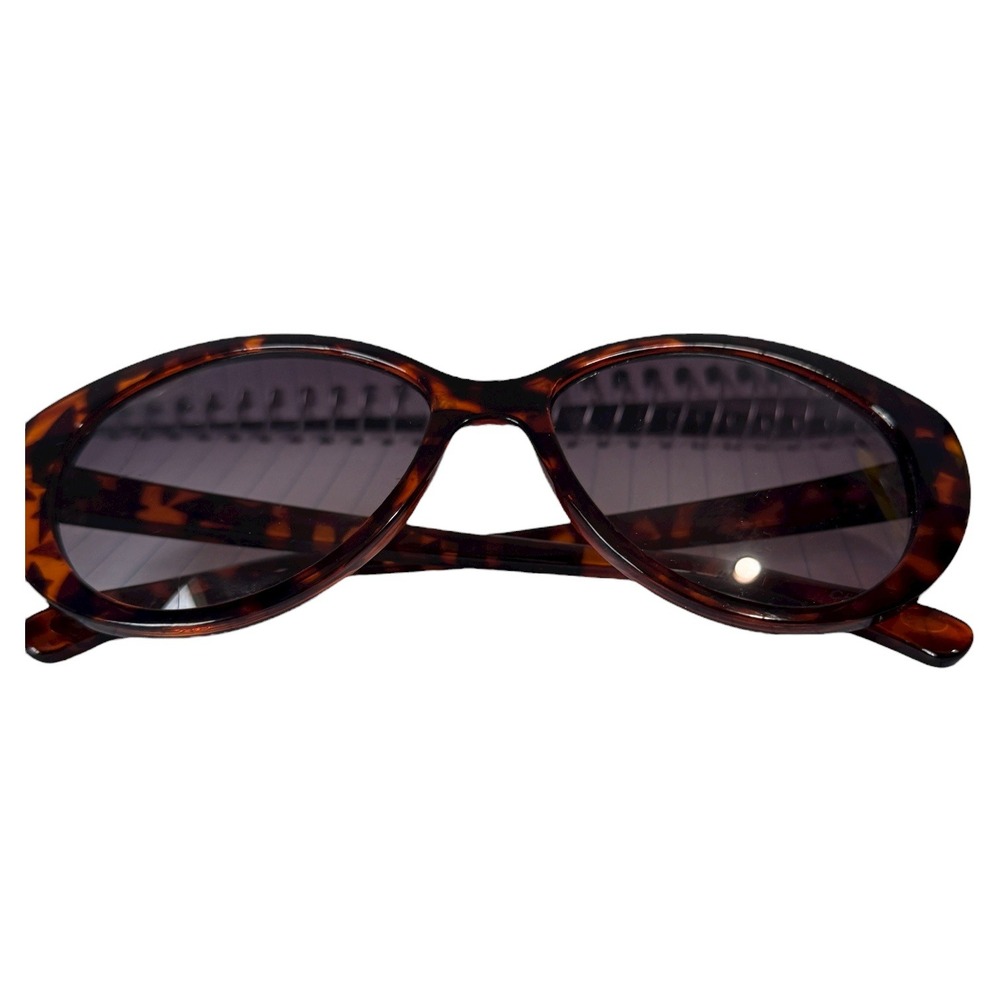 Betsey Johnson Sunglasses Tortoise Shell Oval‎ Frames Designer Glasses